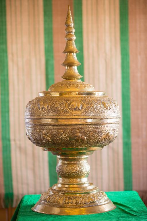 Mandalay Karaweik Mobile Hotel Zewnętrze zdjęcie