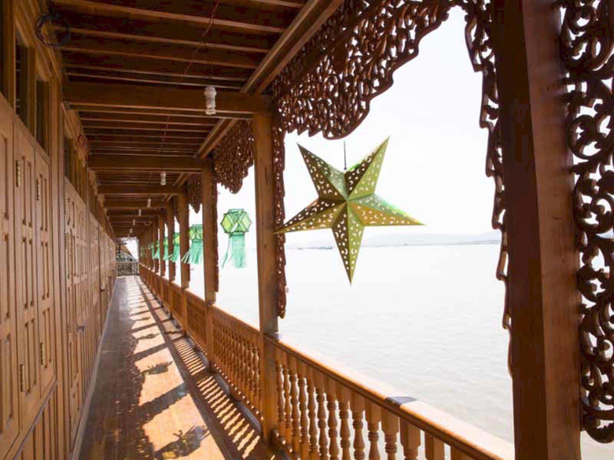 Mandalay Karaweik Mobile Hotel Zewnętrze zdjęcie