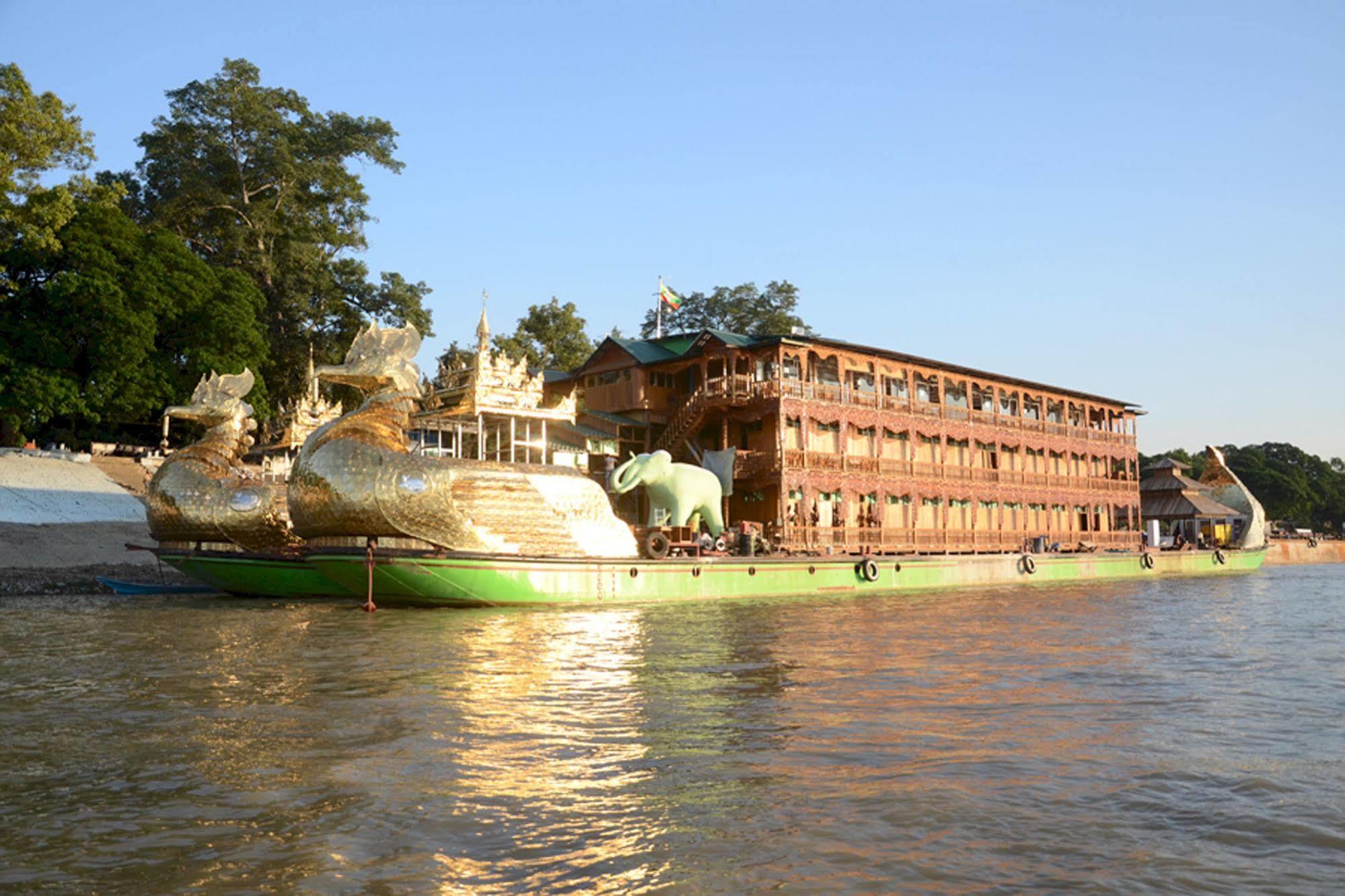 Mandalay Karaweik Mobile Hotel Zewnętrze zdjęcie
