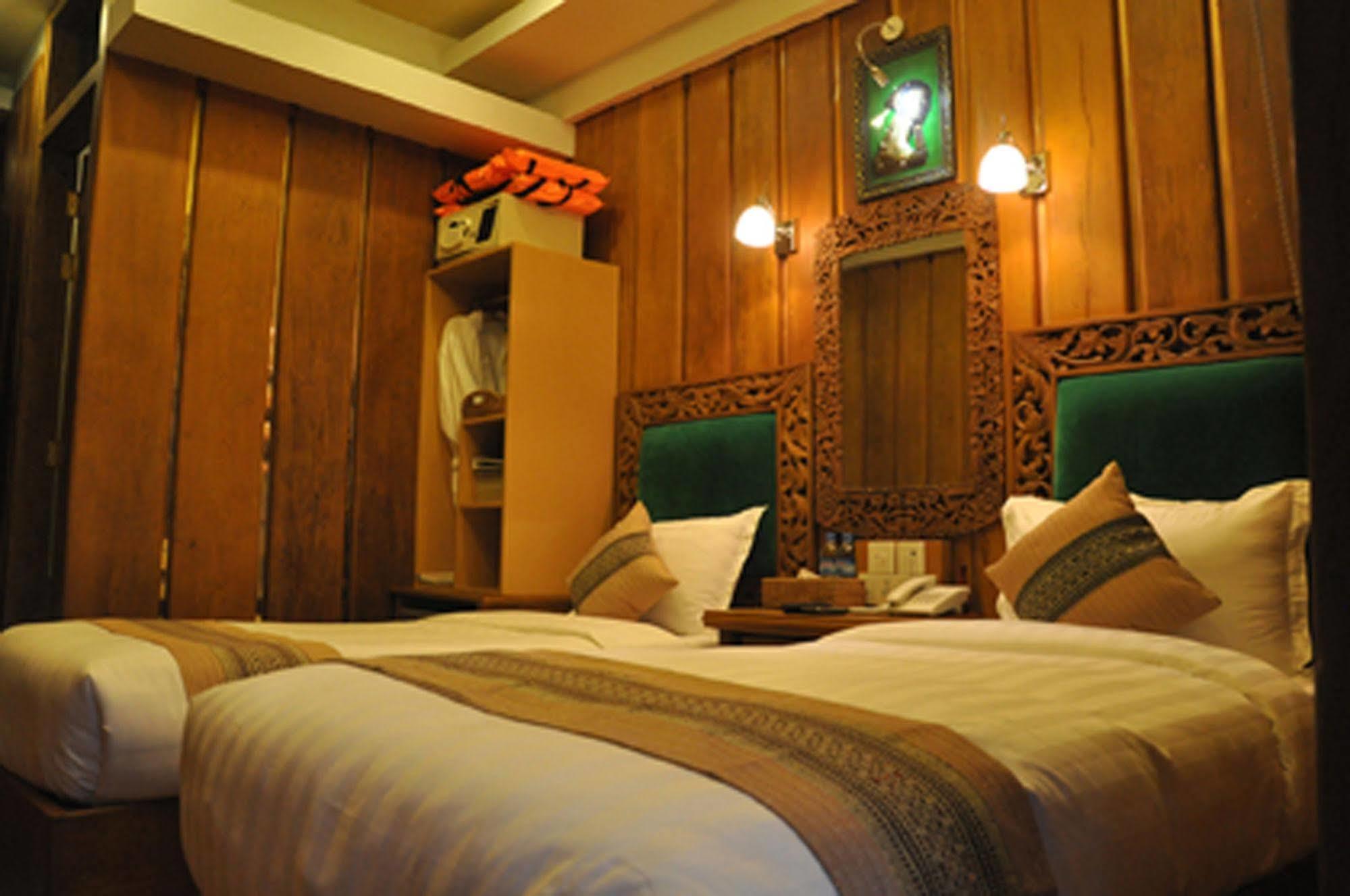 Mandalay Karaweik Mobile Hotel Zewnętrze zdjęcie